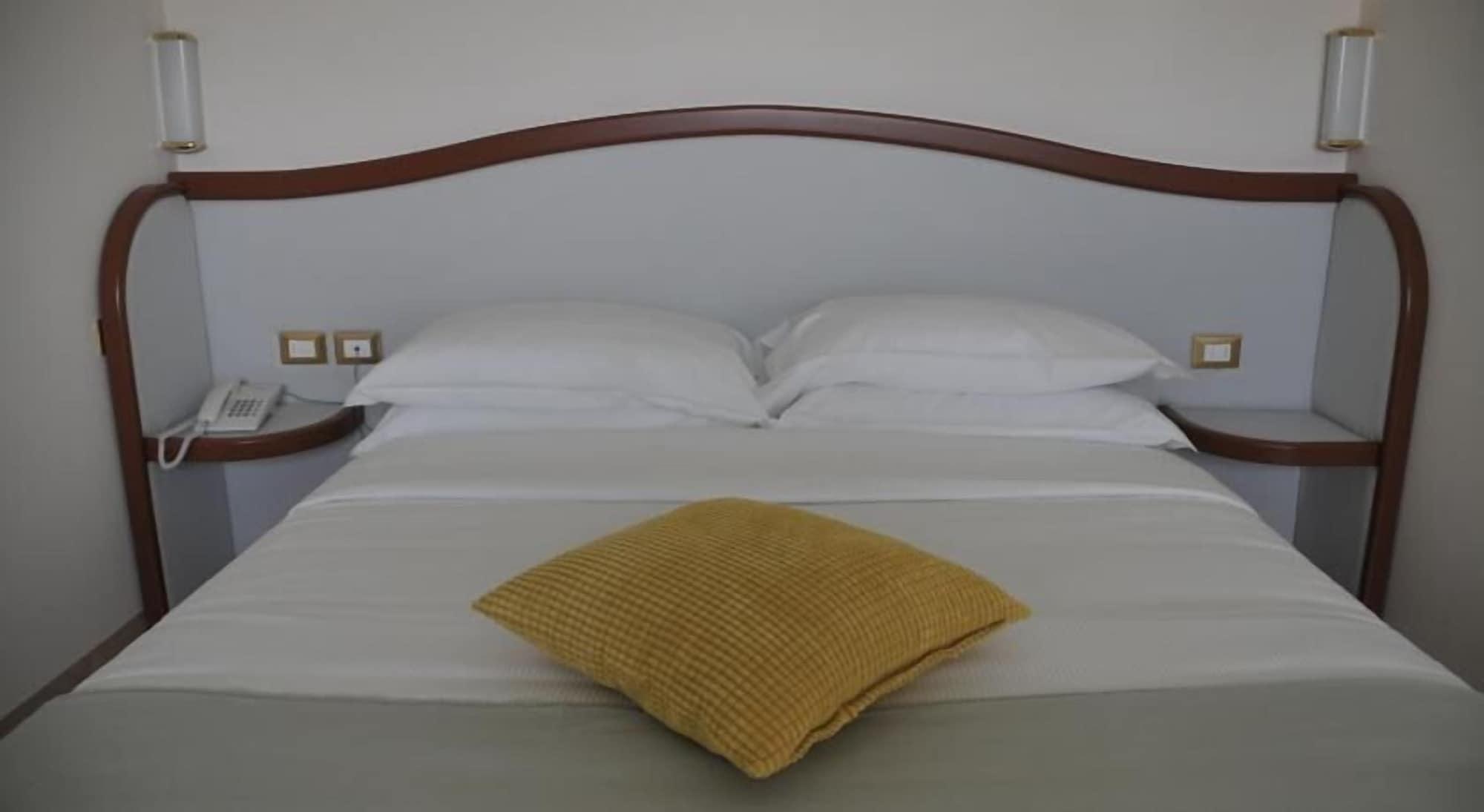 Hotel Verdi Vicenza Bagian luar foto