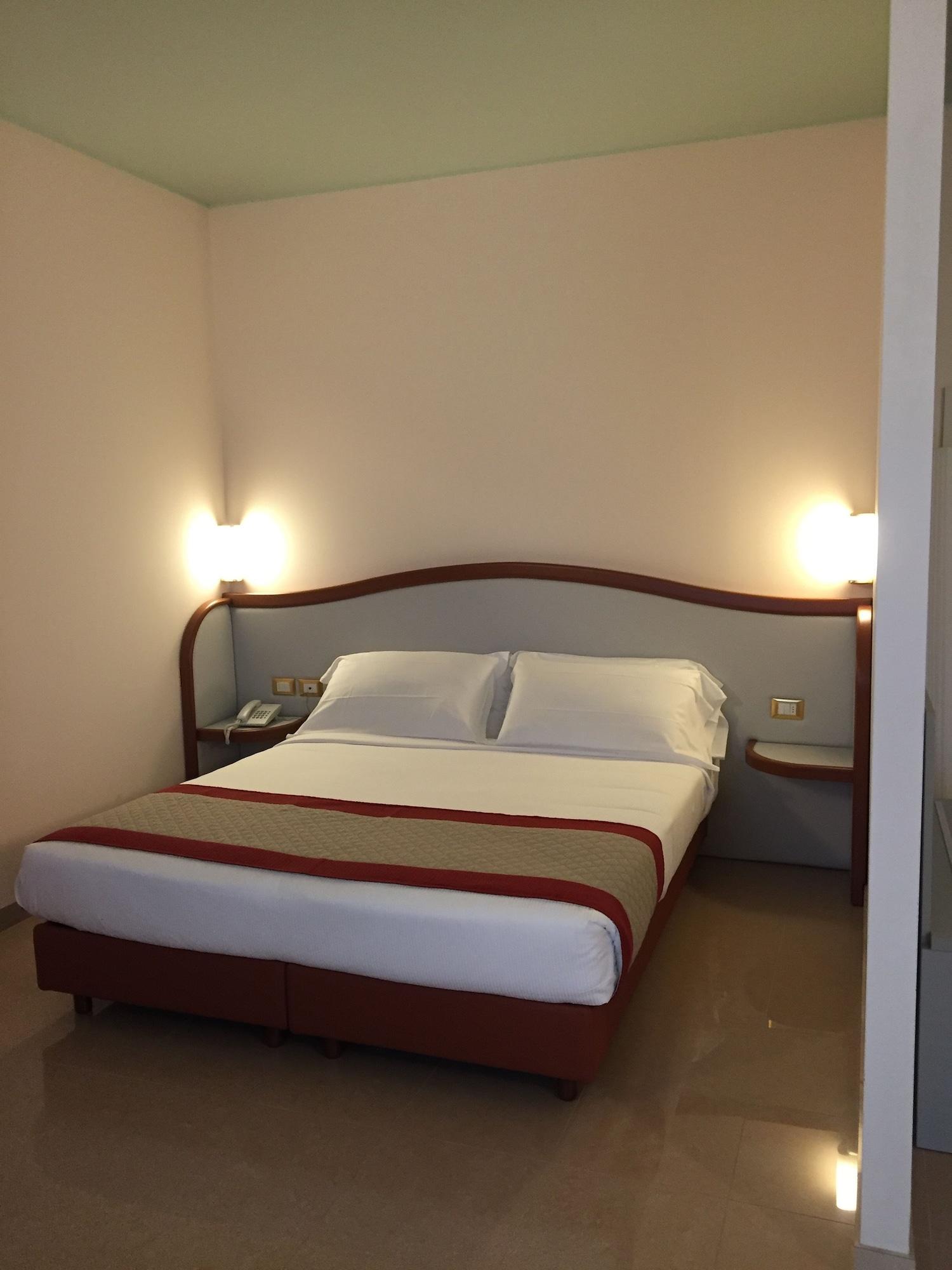 Hotel Verdi Vicenza Bagian luar foto