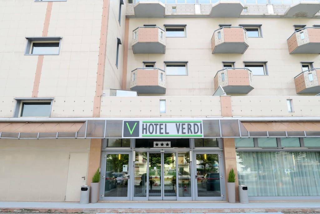 Hotel Verdi Vicenza Bagian luar foto