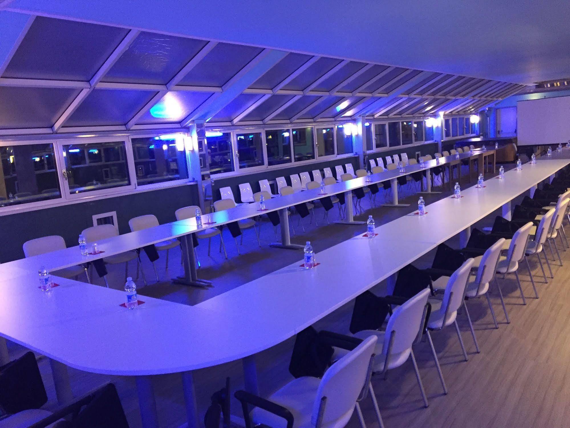 Hotel Verdi Vicenza Bagian luar foto