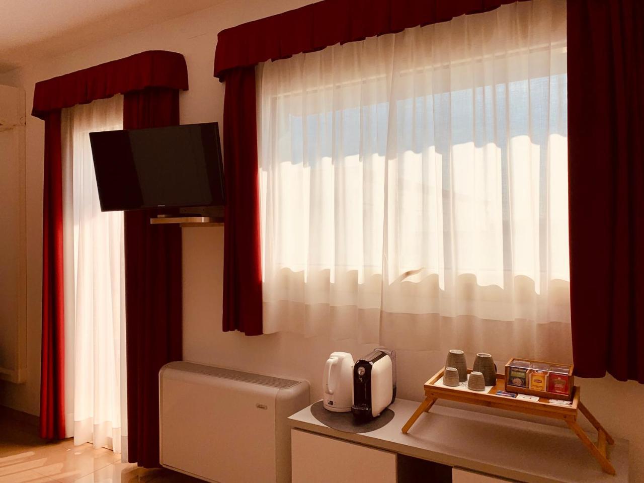 Hotel Verdi Vicenza Bagian luar foto