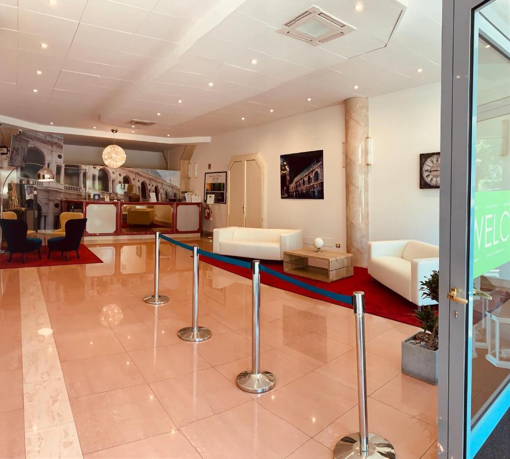 Hotel Verdi Vicenza Bagian luar foto